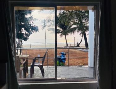 Standard Triple Room with Sea View