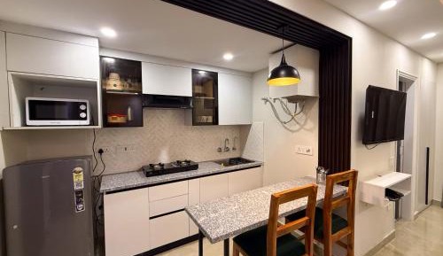 One-Bedroom Apartment with Balcony