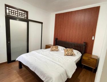 One-Bedroom Apartment with View