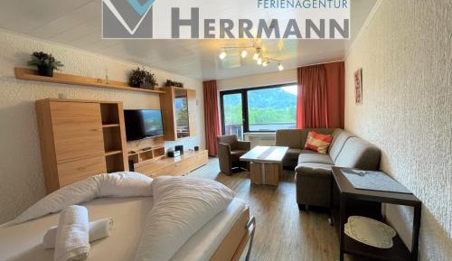 Apartment with Mountain View