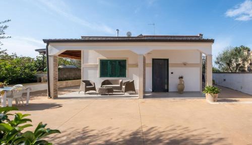 Villa with Garden View