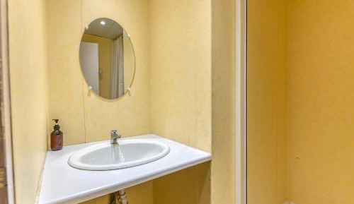 One-Bedroom Apartment with Garden View