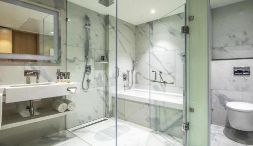 Executive Suite - Queen Bed