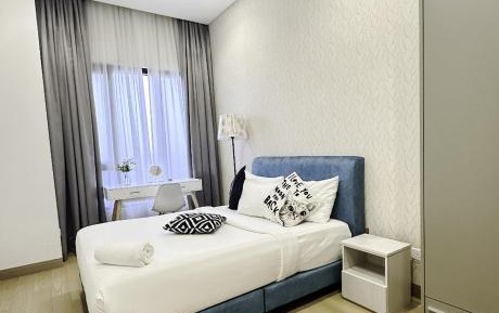 Classic One-Bedroom Apartment with King Bed