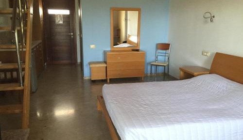 Studio (4 Adults)