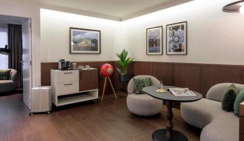 Botanic King Suite with Garden View