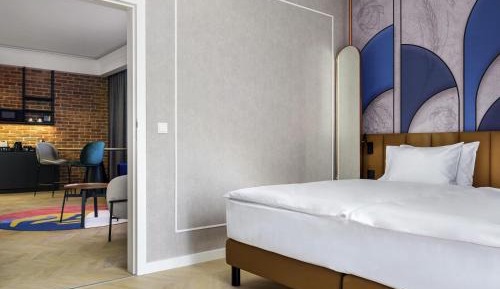 Superior King Suite with Sofa