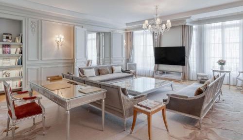 Raffles Presidential Suite