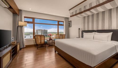 Two-Bedroom Suite with River View (Complimentary One-time Mini-bar)