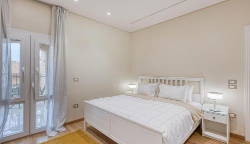 Two-Bedroom Deluxe Apartment with Balcony