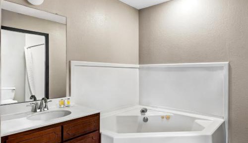 King Studio Suite - Non-Smoking