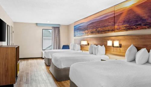 Double Room with Three Double Beds - Non-Smoking