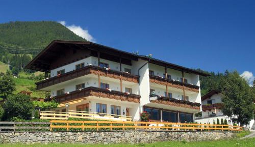 Double Room with Balcony and Mountain View