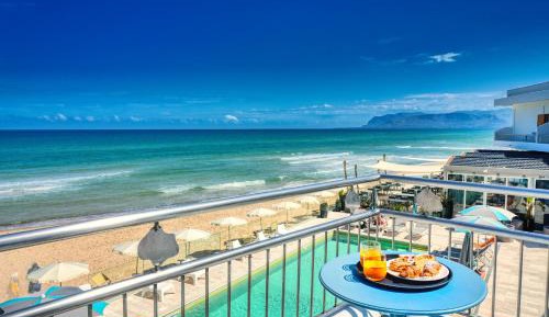 Deluxe Double Room with Terrace and Sea View