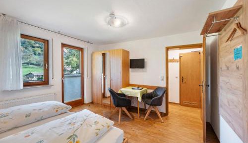 Superior One-Bedroom Apartment with Balcony