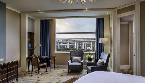 Junior King Suite