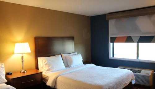 Standard Room with Two Queen Beds