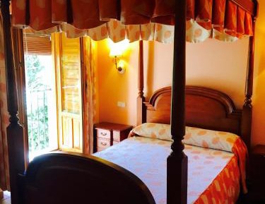 Double or Twin Room with Bathroom