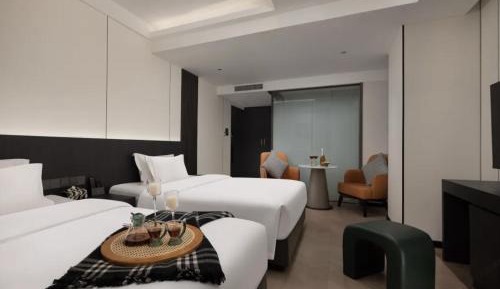 Twin Room with View