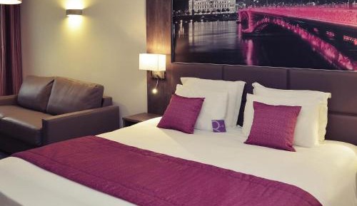 Superior Room with One Double Bed and Sofa