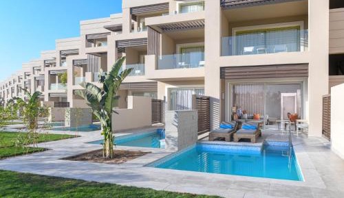 Executive Suite (Private Swim up Pool)