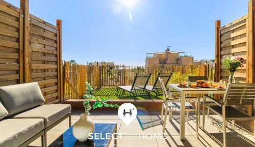 Apartment with Garden View