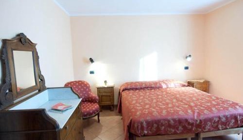 Double or Twin Room with Mountain View