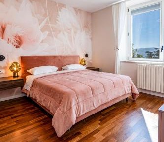 One-bedroom Loft Apartment 