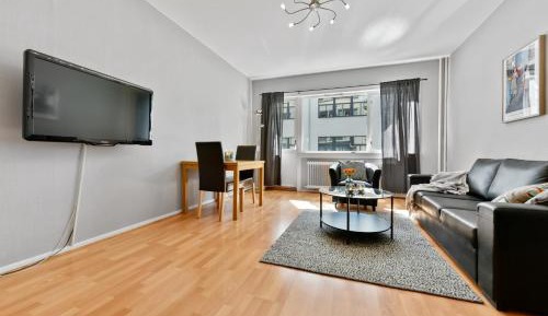 Budget One-Bedroom Apartment For Four with Balcony
