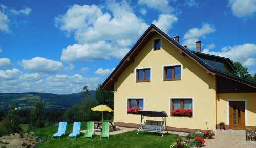 Three-Bedroom Apartment with Mountain View