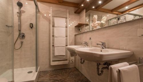 Comfort Room D