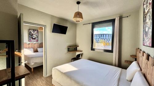 Two Connecting Double Rooms (3 Adults) 
