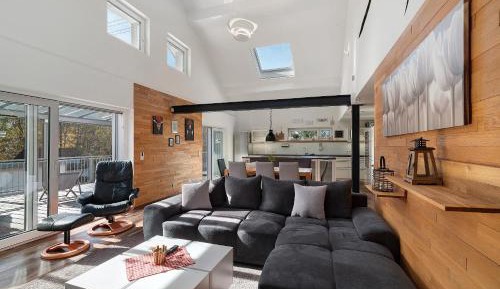 Three-Bedroom Superior Apartment