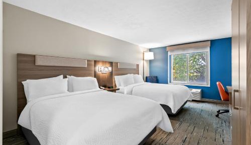 Standard Room with Two Queen Beds