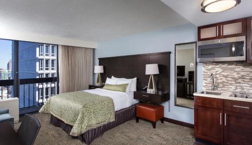 One-Bedroom Queen Suite with Roll-In Shower - Disability Access