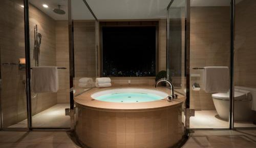 King Junior Suite on Higher Floor with Complimentary Mini-bar