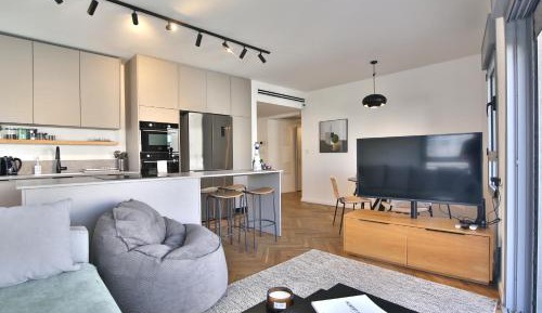 Three-Bedroom Deluxe Apartment