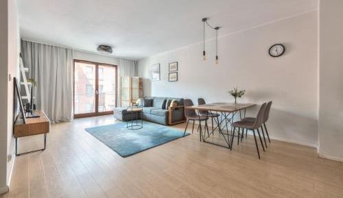 One-Bedroom Apartment with Balcony