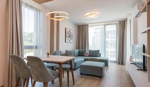 One-Bedroom Apartment with Sea View