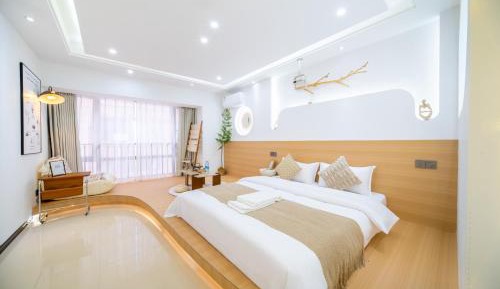 Apartment with City View