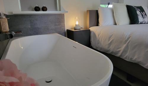 Deluxe Double Room with Bath