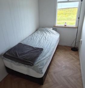 Single Room with Shared Bathroom