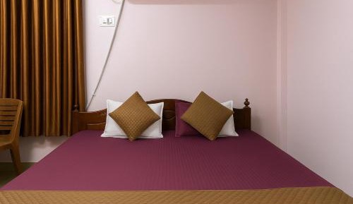 King Suite with Pool View