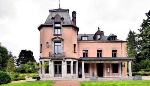 Twelve-Bedroom Holiday Home
