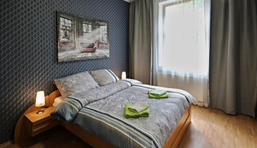 Deluxe One-Bedroom Apartment with Garden View
