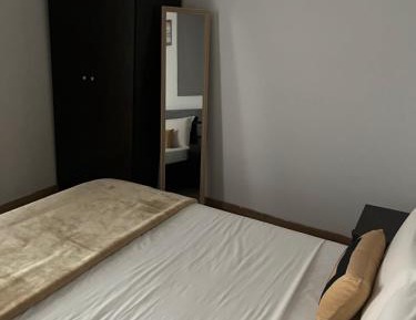 One-Bedroom Apartment with City View