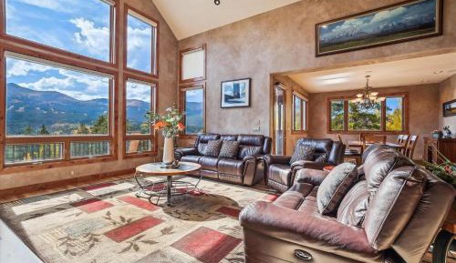 Four-Bedroom Holiday Home