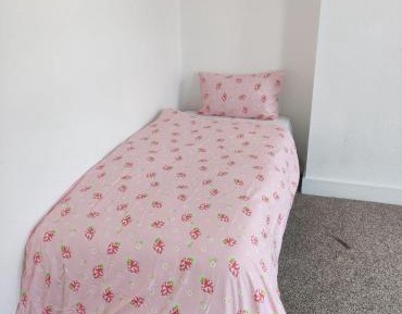 Single Room with Shared Bathroom