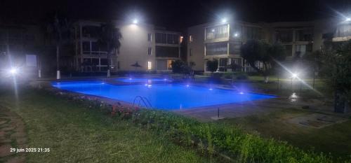 Apartment with Pool View 