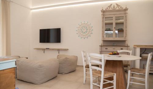 One-Bedroom Deluxe Apartment